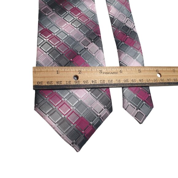 Vintage Van Heusen Men Pink Gray Polyester Geometric Tie Office Work Dad Gift - Picture 3 of 5